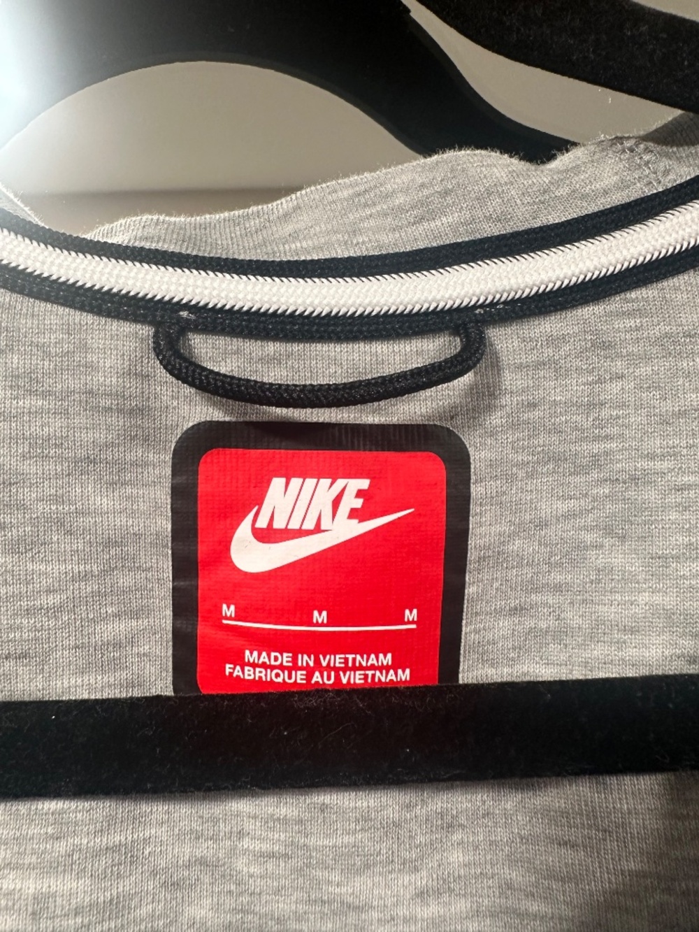 Nike - Picture 2 of 2